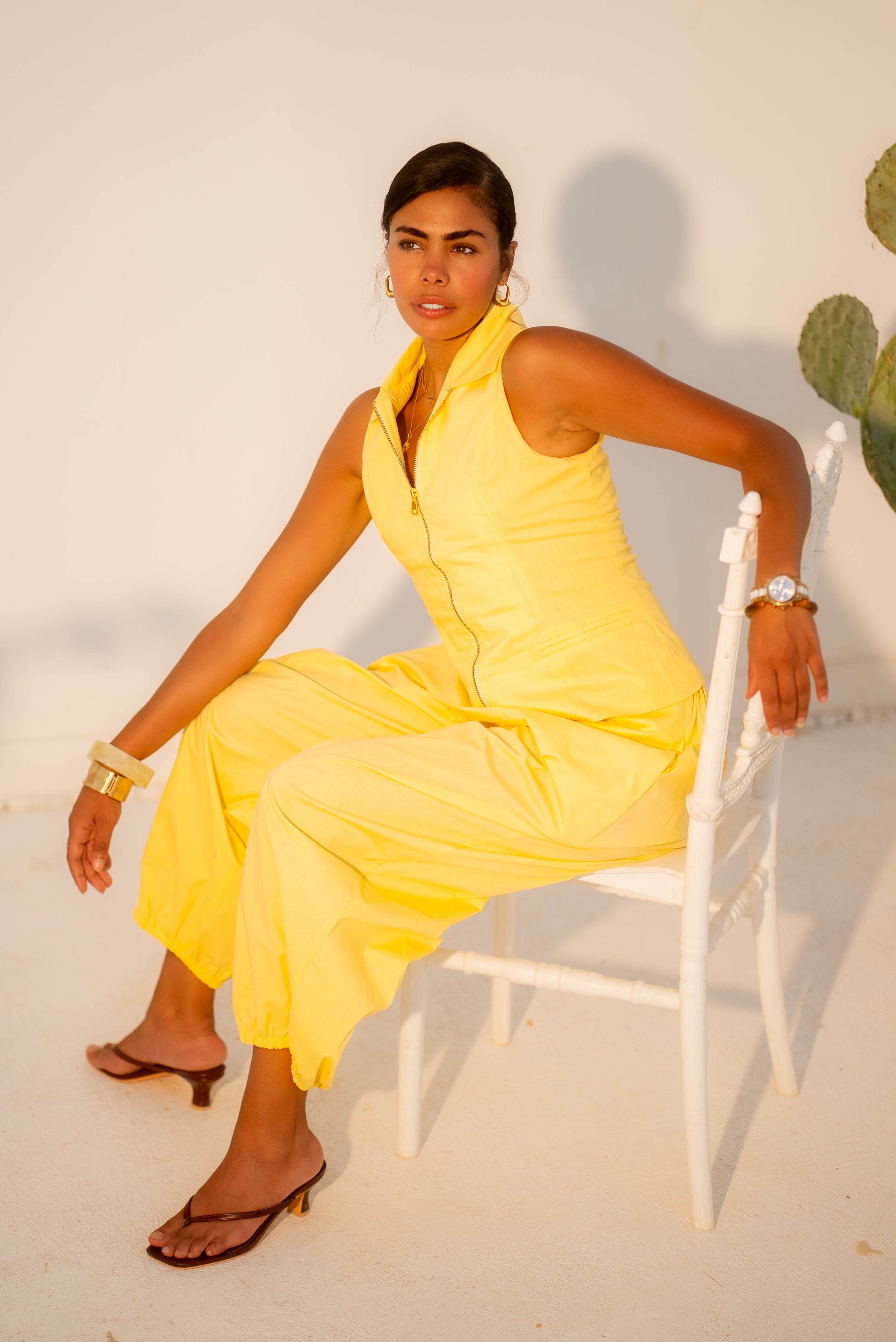 Zip & Go A modern two-piece set designed with clean lines